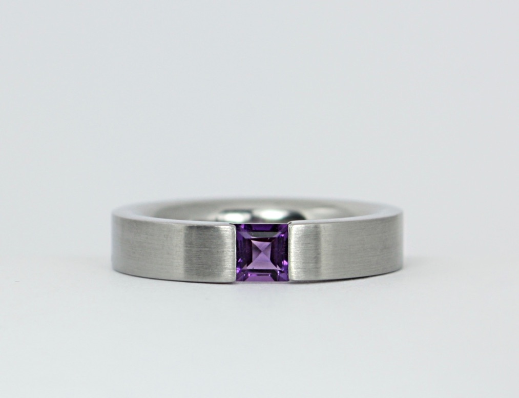 Ring 570 Edelstahl Amethyst (VK 240,-€) - Angebot abzüglich 35% Aktion