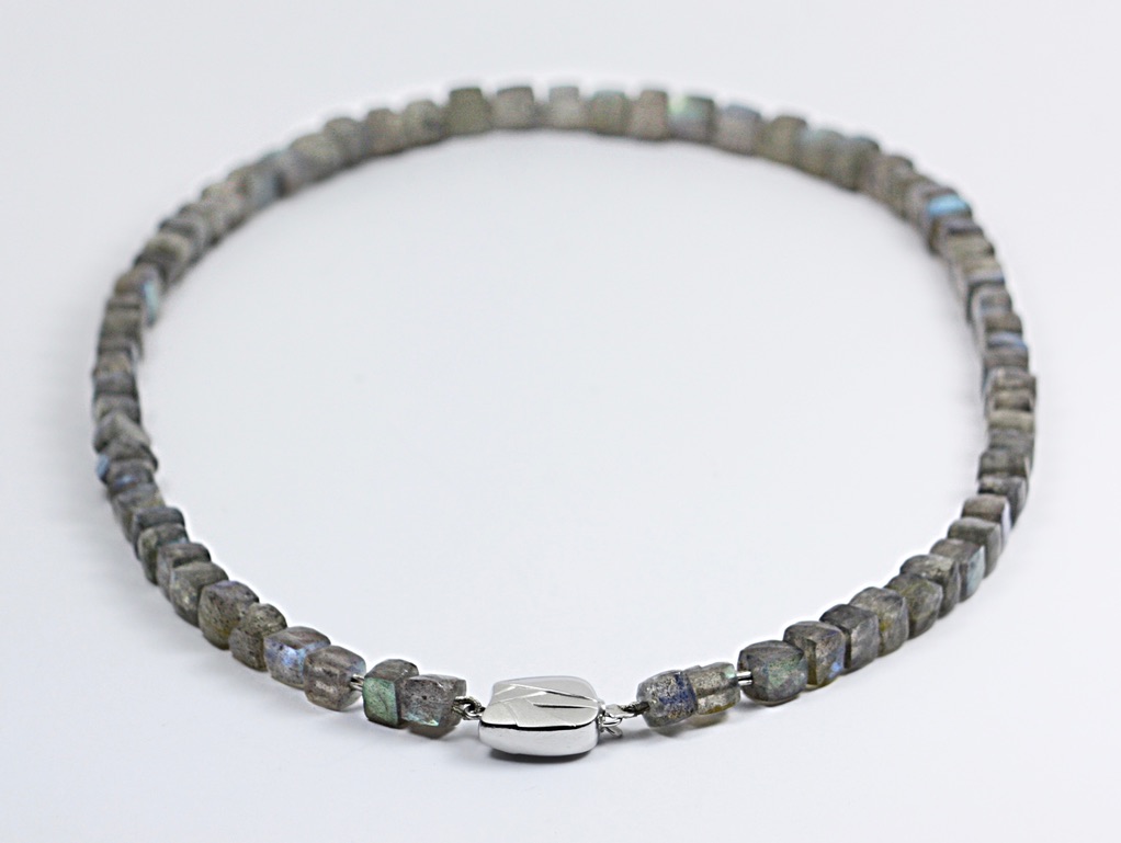 Steinkette 1064 Labradorith (VK 340,-€) - Angebot abzüglich 35% Aktion